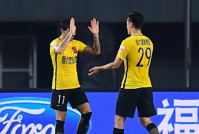 包含恒大客场逆转！高拉特建功，斯科拉里战术奏效的词条