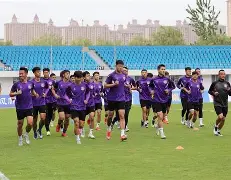 包含罗马对决拉齐奥，千年德比将在意大利上演的词条